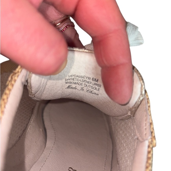 Donald Pliner Sneaker Platform Wedge Woven Raffia Natural Metallic Tan Sz 6 NWT - Picture 6 of 6